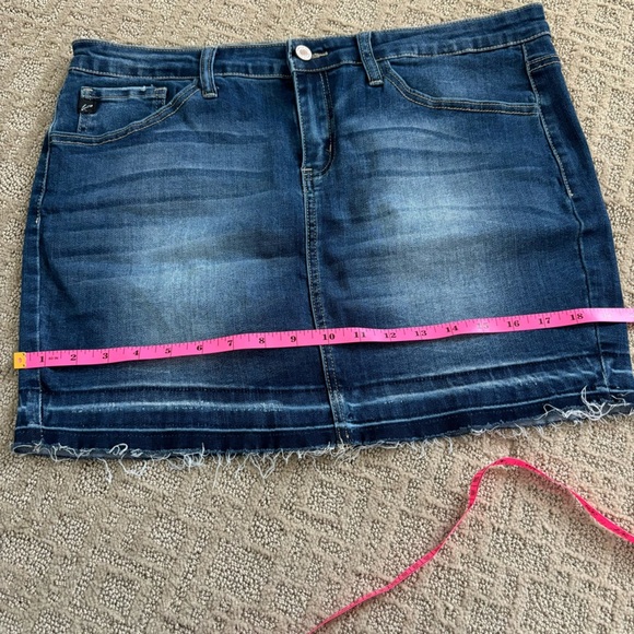 KanCan Denim Released Hem Mini Skirt Size 13/30 - Picture 9 of 9